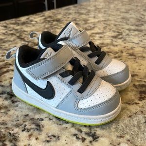 Nike toddler black, grey and white sneakers. 6C
